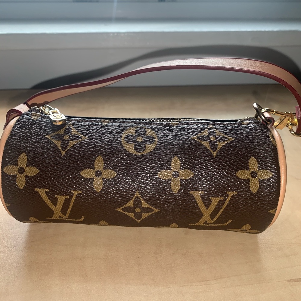 Small pouch bag